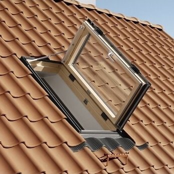 Išlipimo liukas VELUX GXL 3070 (66x118cm; ŠILTOMS patalpoms; medis)